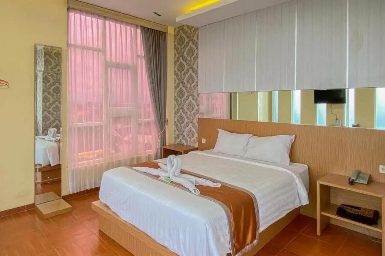 De Malang Sweet Homestay Syariah Mitra Reddoorz Zewnętrze zdjęcie